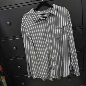 Torrid Gray and White Button Down Shirt